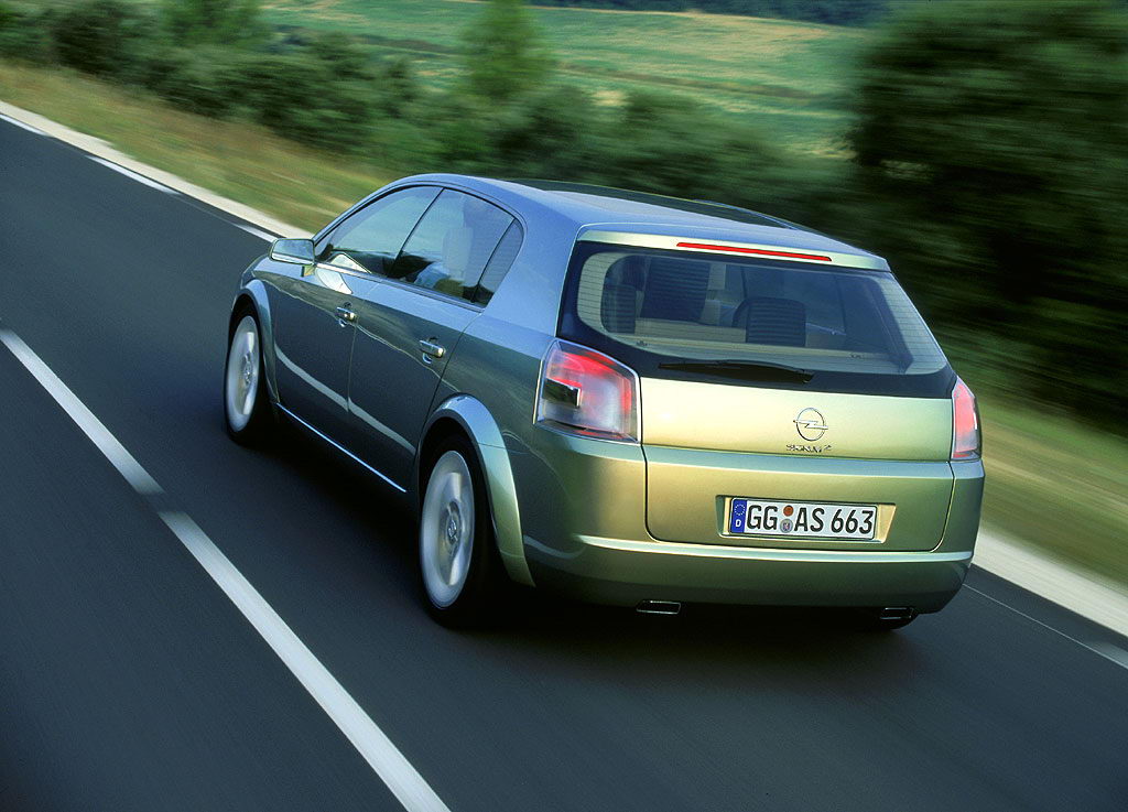 Opel Signum2 2001 006.jpg